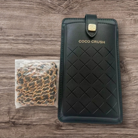 Chanel Coco Crush VIP Black Leather Phone Holder With Gold Chain Strap - Picture 1 of 2